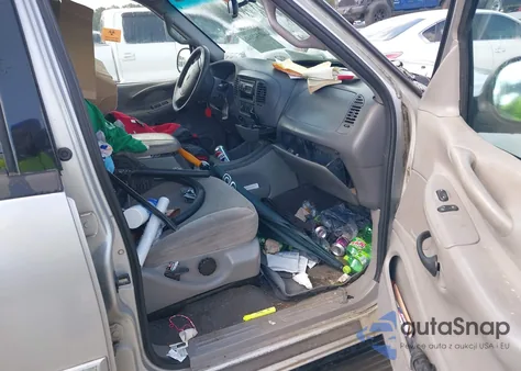 2000 Ford Expedition Xlt z USA, uszkodzony, nr VIN 1FMRU15L3YLB57452